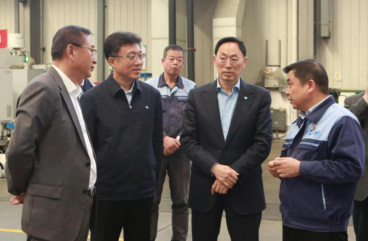 集團領導調研天津一機分布式光伏發電項目
